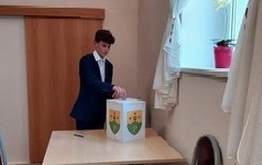 Tajne głosowanie na Przewodniczącego Młodzieżowej Rady Gminy Przeworno. 