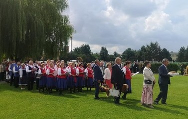 Procesja na Mszę Świętą Plenerową