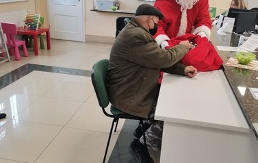Święty Mikołaj w banku w Przewornie.