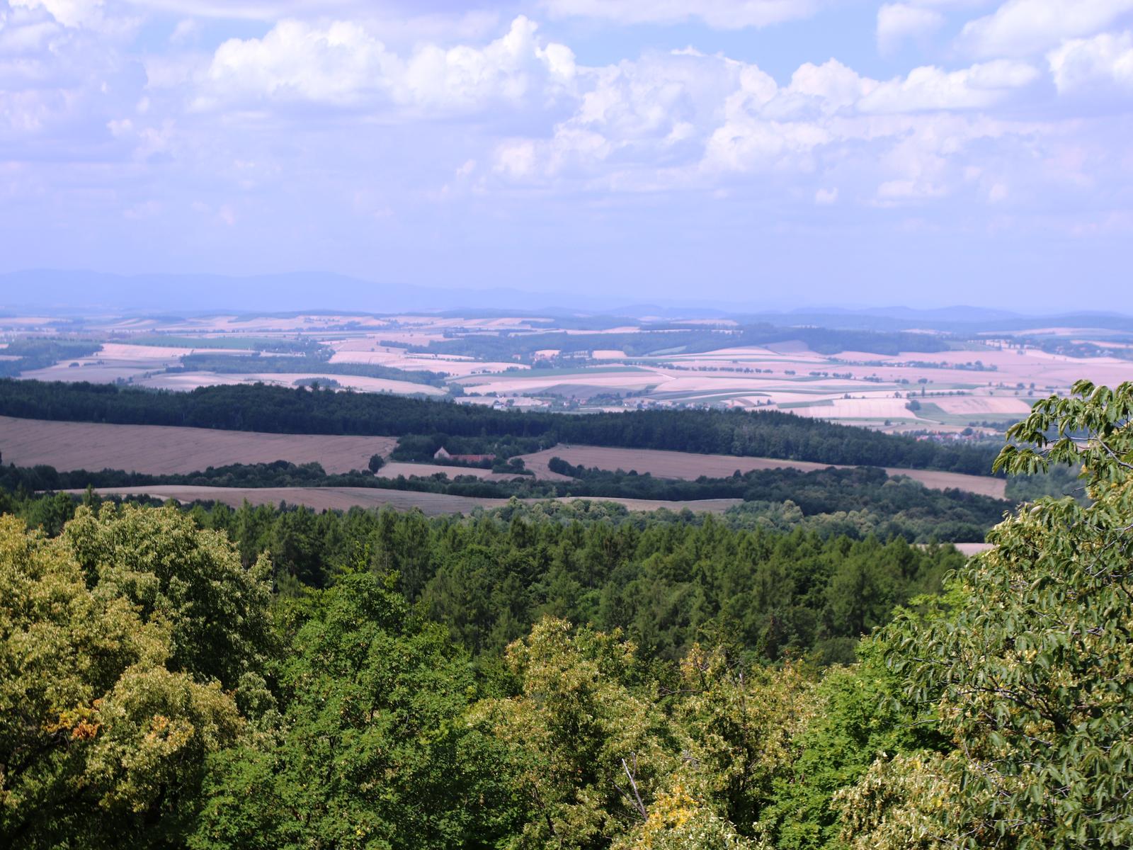 Panorama z wieży widokowej na Górze Gromnik