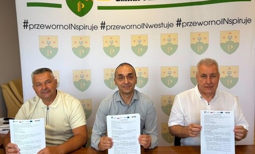 Zdjęcie_podpisanie umowy